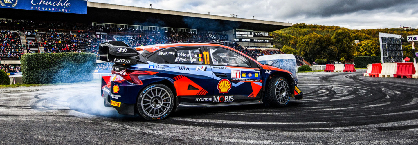Hyundai-Pilot Thierry Neuville liegt nach dem ersten Tag der Central European Rally in Führung