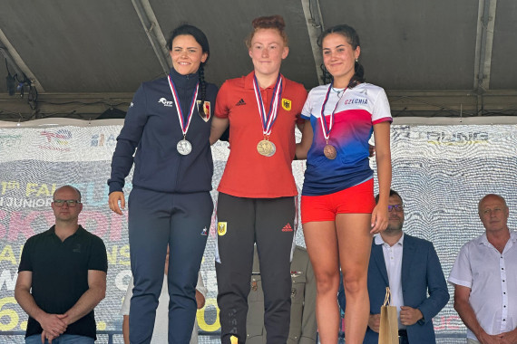 01 Siegerehrung AL Junioren female Zoe Stoll 2.jpeg