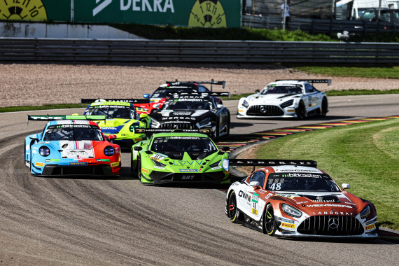 Dritter Saisonsieg und Meisterschaftsführung für Salman Owega und Elias Seppänen