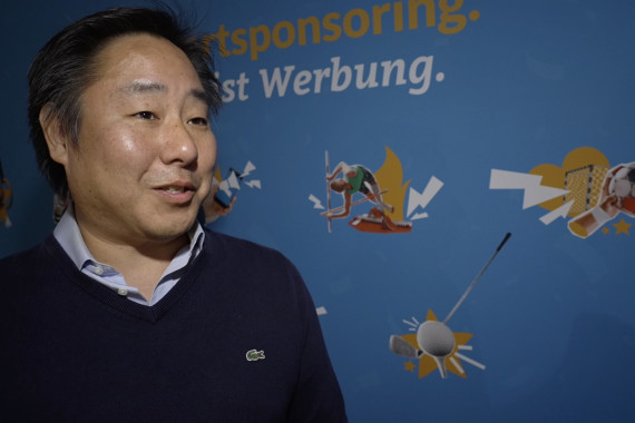 Im Interview spricht Hiro Kishi, Vice President Sports Sponsoring der Deutsche Telekom AG, u.a. über die Bedeutung des Sportsponsorings sowie den entgegengenommenen Preis in der Kategorie "Effektivität".