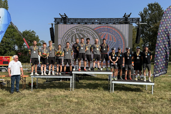 Siegerehrung Teamwertung Ziel: Sportfördergruppe 2, Sportfördergruppe 1, Paratec-Factory-Team