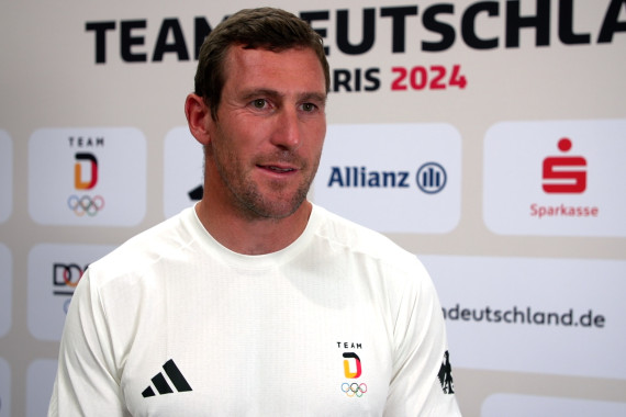 Im Interview spricht Sebastian Brendel u.a. über die Einkleidung und seine Erwartungen bei den Olympischen Spielen.