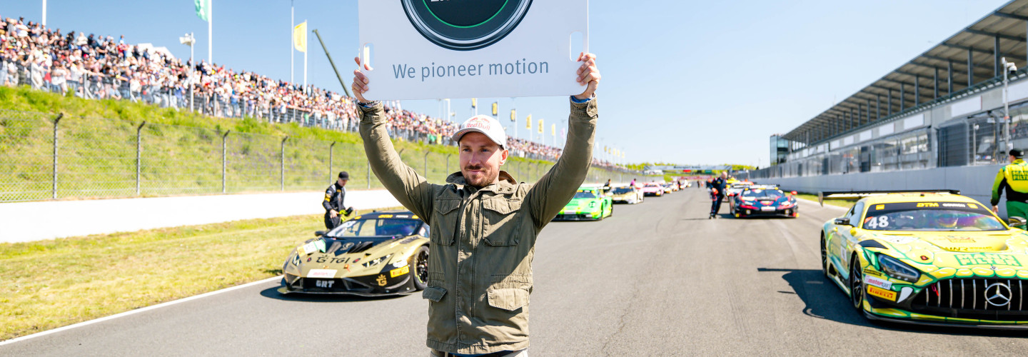 Ski-Star Marcel Hirscher schickte die DTM-Fahrer ins Rennen