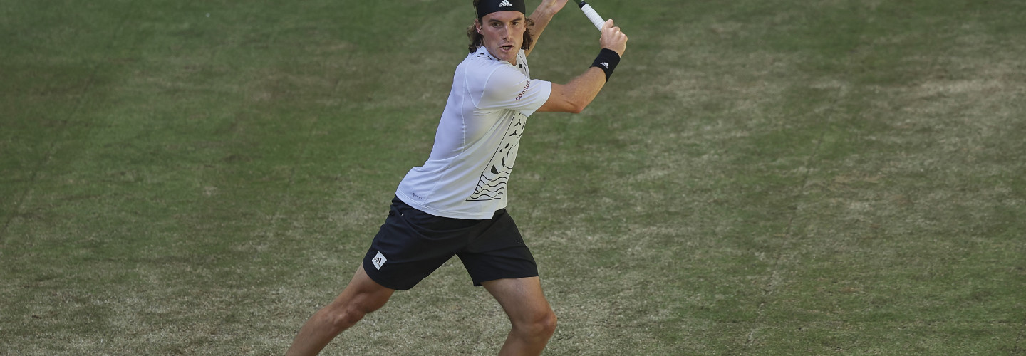 Stefanos Tsitsipas schlägt vom 17. bis 25. Juni 2023 bei den 30. TERRA WORTMANN OPEN zum nunmehr dritten Mal auf dem Centre Court der OWL ARENA in HalleWestfalen auf.