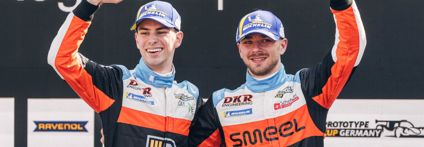 Die Sieger Valentino Catalano (links) und Robin Rogalski (rechts) lassen sich feiern