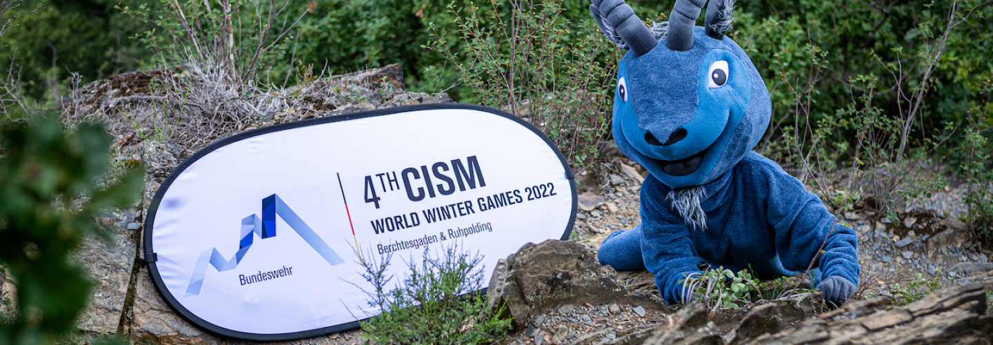 Das Maskottchen wartet auf den Beginn der Spiele