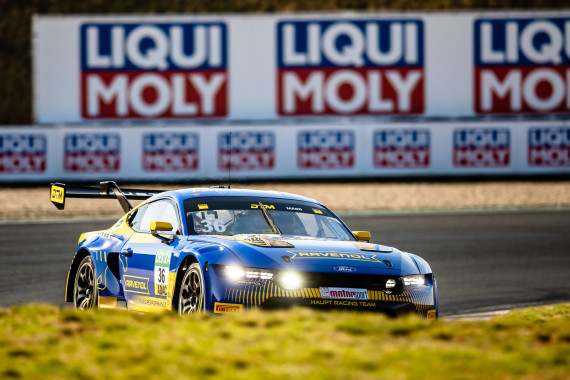 Neu im DTM-Feld- Der Ford Mustang GT3 mit Arjun Maini am Steuer