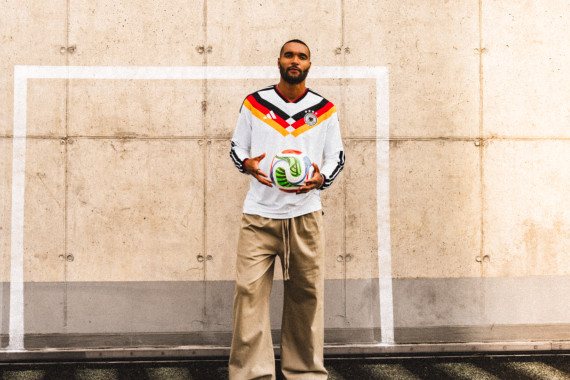 Zu sehen ist Nationalspieler Jonathan Tah.