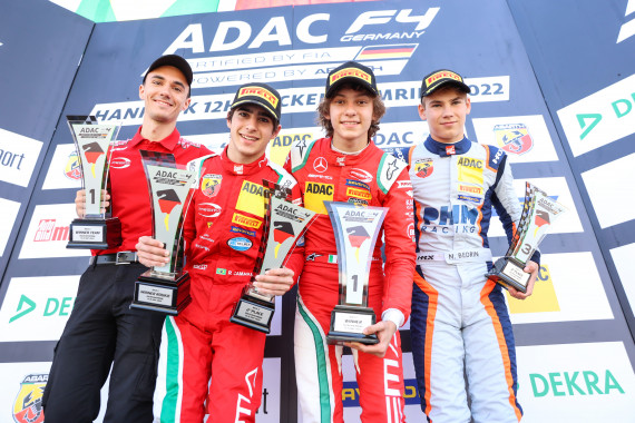 Freudige Gesichter nach dem ersten Rennen am Sonntag