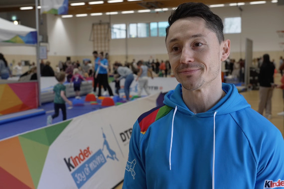 Im Interview spricht Andreas Toba, zweimaliger Vize-Europameister am Reck, u.a. über die Bedeutung der Nachwuchsförderung und darüber, welchen Beitrag Events wie der Tag des Kinderturnens dazu beitragen können.