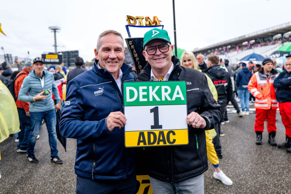 ADAC Motorsportchef Thomas Voss und Guido Kutschera, Executive Vice President der DEKRA Gruppe (l-r)