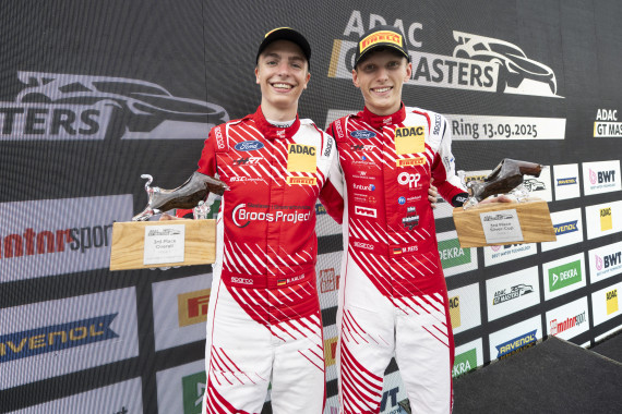 Niklas Kalus und Max Reis fuhren im Ford Mustang 3