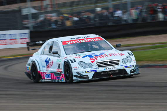 Sorgt für Spektakel in der Börde: DTM-AMG C-Klasse mit Stefan Mücke am Steuer