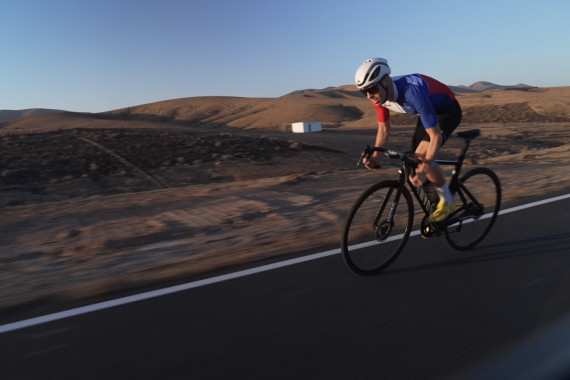 Themenbild - Tim Hellwig auf dem Rennrad