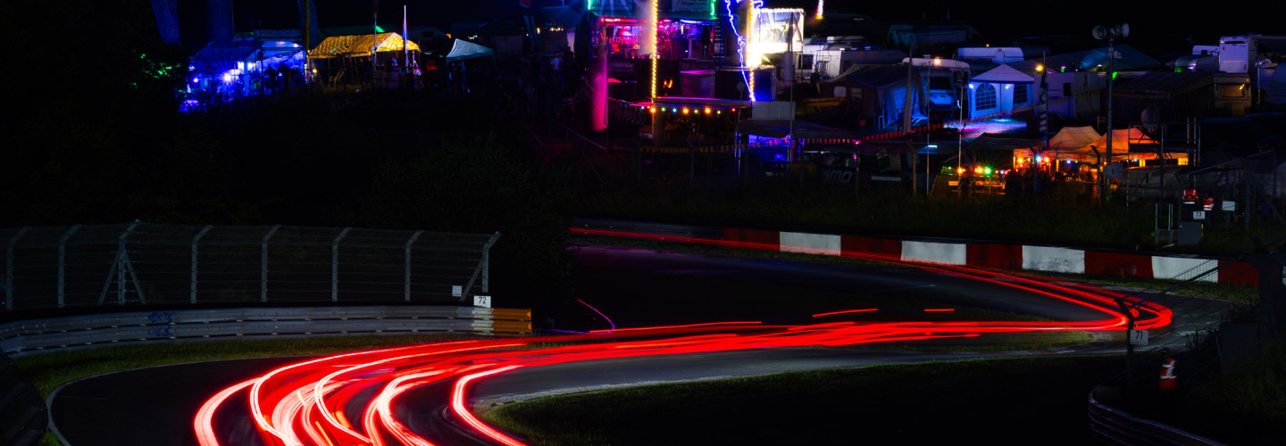 24h-2025_Fanbereiche-Nordschleife-Nacht_Foto-GruppeC-ADAC