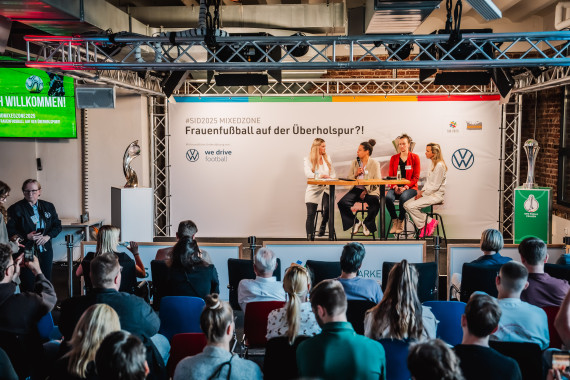 SID Mixed Zone - "Frauenfußball auf der Überholspur?!"