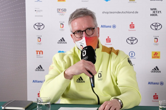 Während der Auftaktpressekonferenz hat Schimmelpfennig u.a. über aktuelle Coronafälle, deren Umgang und über seine Erwartungen an das Team D gesprochen.