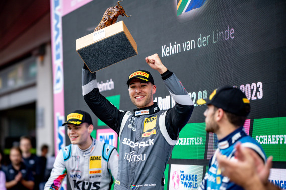 Kelvin van der Linde nimmt 2024 bereits seine vierte DTM-Saison für Abt Sportsline in Angriff