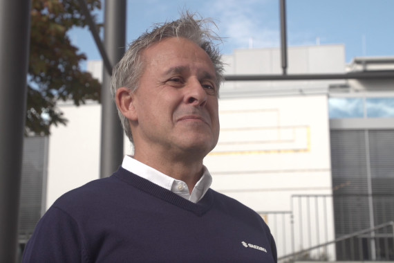 Schnittbilder: Interview mit Pierre Littbarski