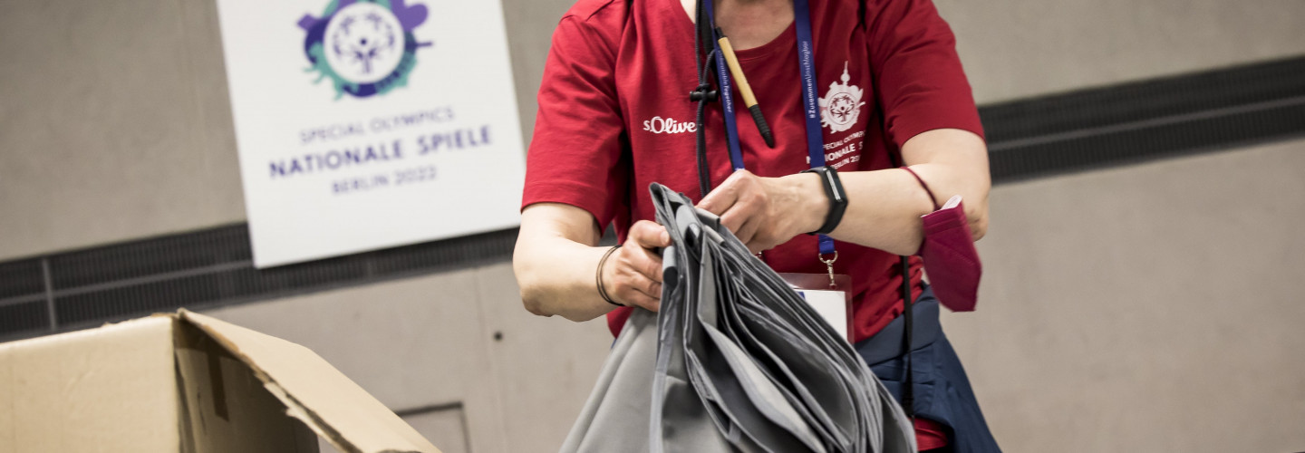 Volunteer Gabi packt an