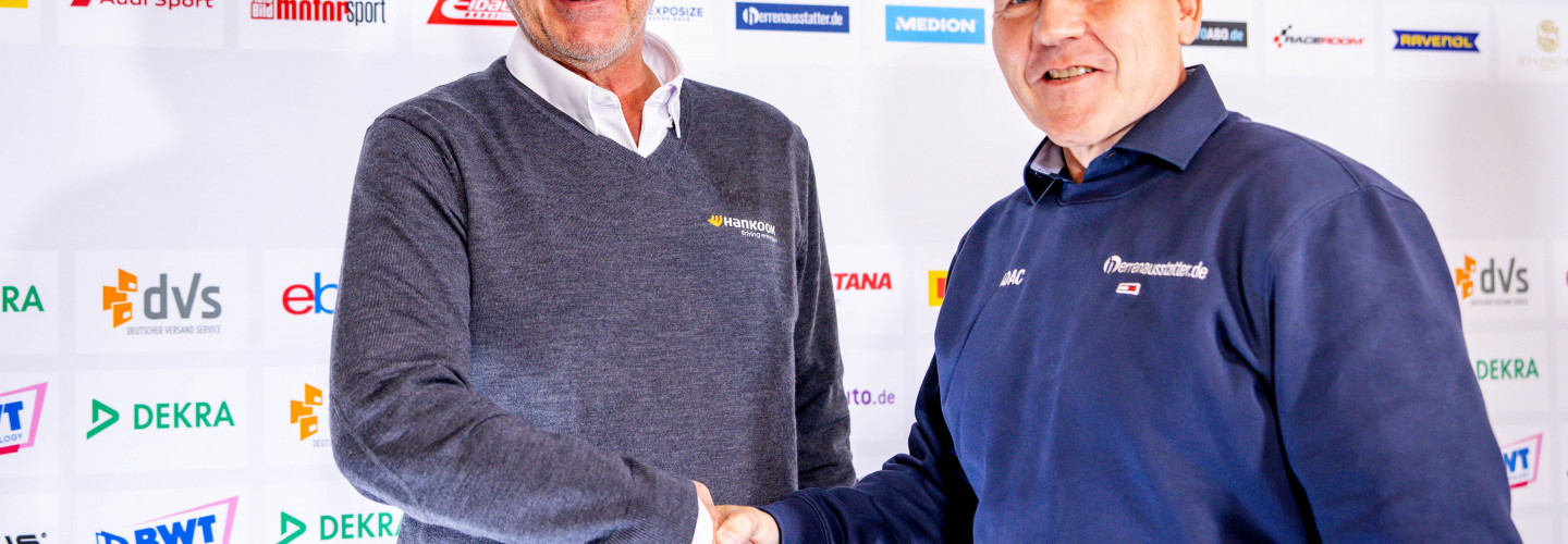 Hankook Motorsport-Director Manfred Sandbichler mit ADAC Motorsportchef Thomas Voss