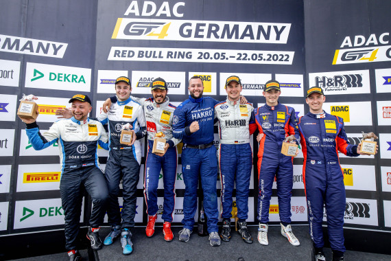 Das Podium der ADAC GT4 Germany am Sonntag