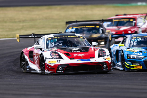 Leo Pichler und Simon Birch im Porsche 911 GT3 R