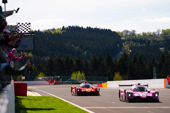 Beide Mücke-Fahrzeuge erreichten das Podium in der Reihung Mattis Pluschkell / Maksymilian Angelard (vorne) Riccardo Leone Cirelli / Mattias Bjerre Jakobsen