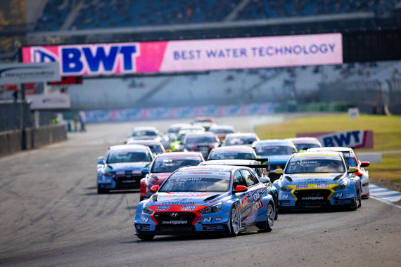 Auf und davon- Engstler ist auch im Samstagsrennen nicht zu schlagen