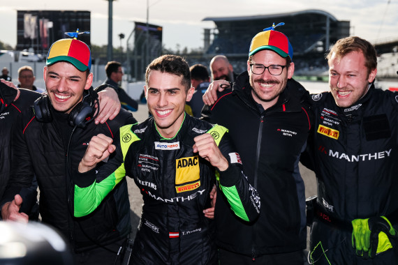 Dank seiner Pole-Position im Qualifying ist Thomas Preining vorzeitig neuer Gesamtsieger