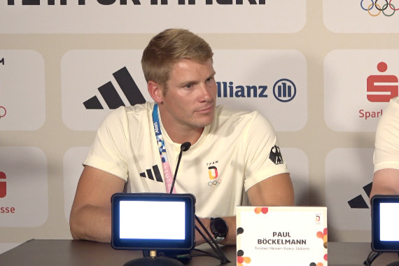 Trainer der Herren Paul Böckelmann spricht auf der Pressekonferenz u.a. über die Vorbereitungen auf Paris 2024 und die Form seiner Athleten.