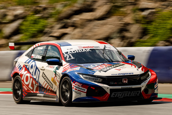 Junior-Pilot Ladniak fuhr in 1:37,891 die schnellste Runde