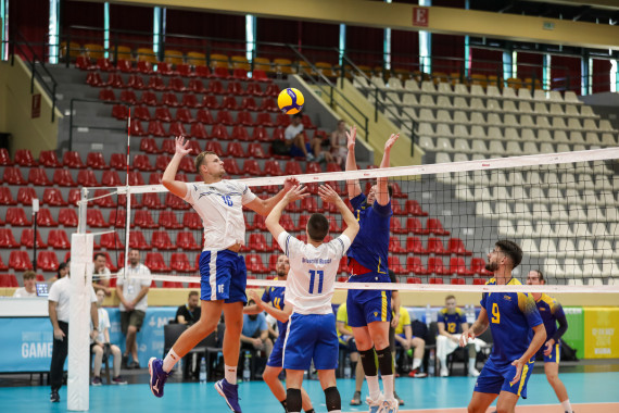 Ein Actionbild vom Volleyball