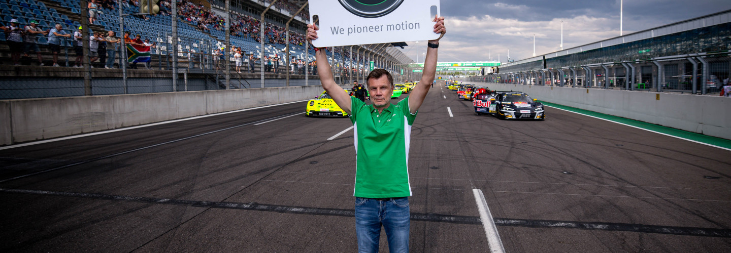 Fußball-Europameister Thomas Helmer schickte die DTM ins Samstagsrennen