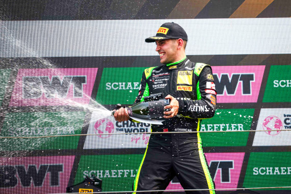 Porsche-Pilot Ayhancan Güven gewinnt die DTM 2025