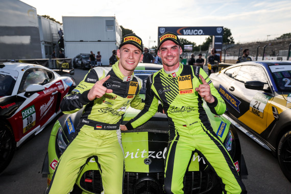 Strahlende Sieger: Enrico Förderer (li.) und Jay Mo Härtling