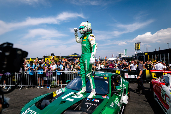 Jubel bei Marco Wittmann: Der Fürther entschied das Sonntagsrennen der DTM für sich