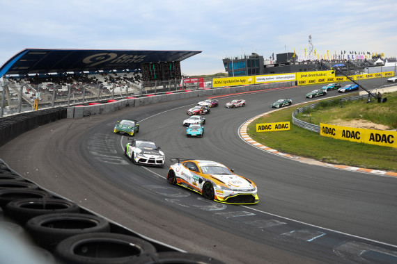 Prosport Racing feierte 2022 schon zwei Saisonsiege mit dem Aston Martin Vantage GT4