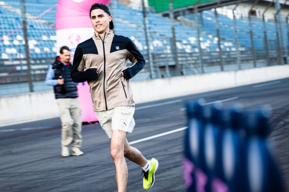 Thomas Preining lief mit den anderen DTM-Fahrern am Lausitzring für den guten Zweck