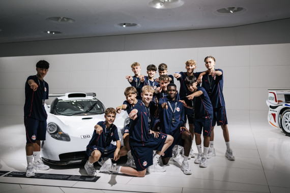 Der Eröffnungsabend des Porsche Fußball Cup im Porsche Museum