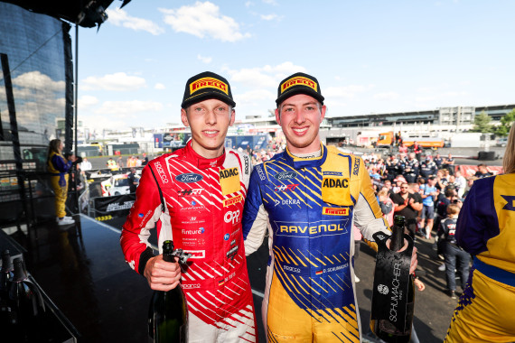 Max Reis und David Schumacher fuhren auf Rang zwei