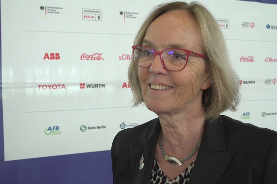 Christiane Krajewski, Präsidentin Special Olympics Deutschland, gibt u. a. einen Ausblick auf die Special Olympics World Games Berlin 2023. Sie freut sich sehr, dass das größte inklusive Sportevent in Berlin stattfinden darf.