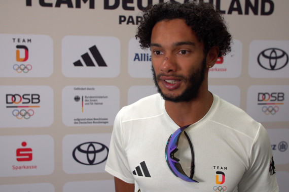 Im Rahmen der Einkleidung spricht Sprinter Joshua Hartmann im Interview über die neue Olympia-Kollektion und seine persönliche "Road to Paris".