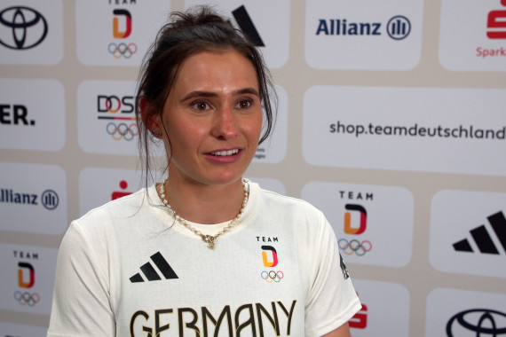 Im Interview spricht Kanutin Elena Lilik über ihr persönliches Karriere-Highlight und die Einkleidung in der Düsseldorfer Messe-Halle.