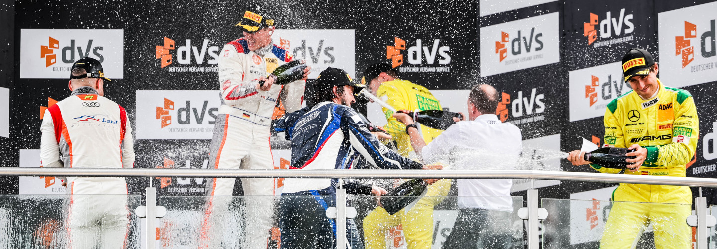 Podiums-Feier mit Serien-Partner Schumacher Selection