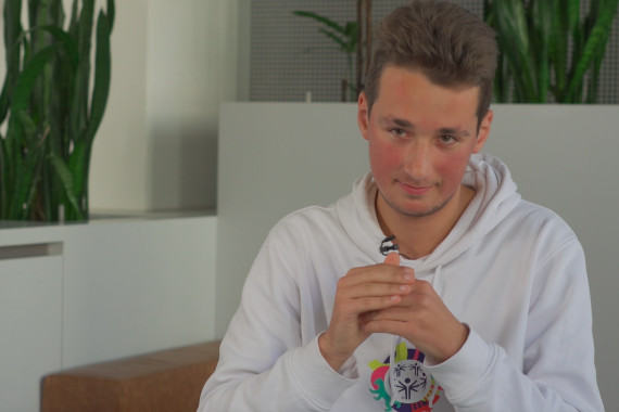 Im Interview spricht Louis Kleemeyer u.a. über die Leidenschaft zum Tennis und seine Tätigkeiten als Mitorganisator der Special Olympics World Games 2023.