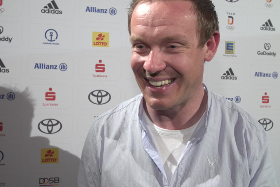 Felix Loch hat den Team D Award in der Kategorie Olympia/Winterspiele gewonnen. Im Interview spricht der Rennrodler u.a. über die Auszeichnung und das Event im Europa-Park.