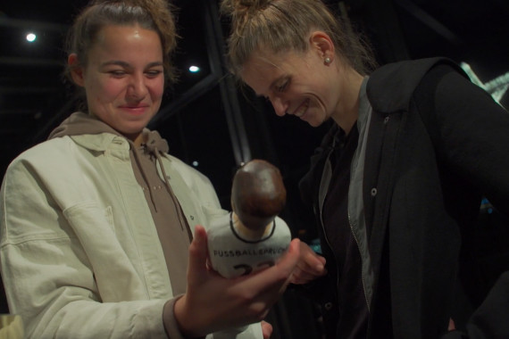 Vorschaubild Lena Oberdorf und Tabea Waßmuth