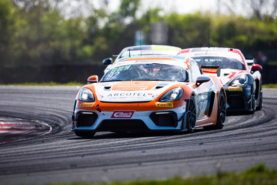 Raphael Rennhofer und Emil Heyerdahl fuhren im Porsche zweimal auf das Podium