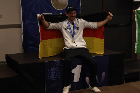 Niko Johann holt auch Gold in der Weltcup-Wertung